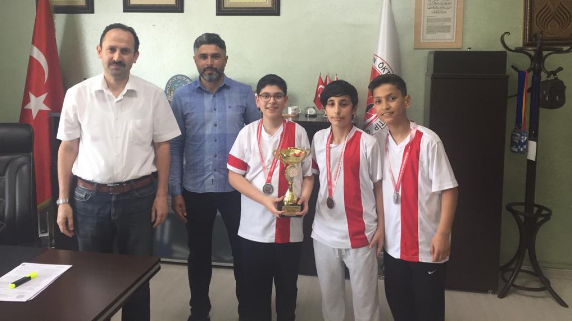 Yıldırım Belediyesi ve Gençlik Spor Müdürlüğü tarafından düzenlenen turnuvada masa tenisi takımımız ilçe 2.si oldu.